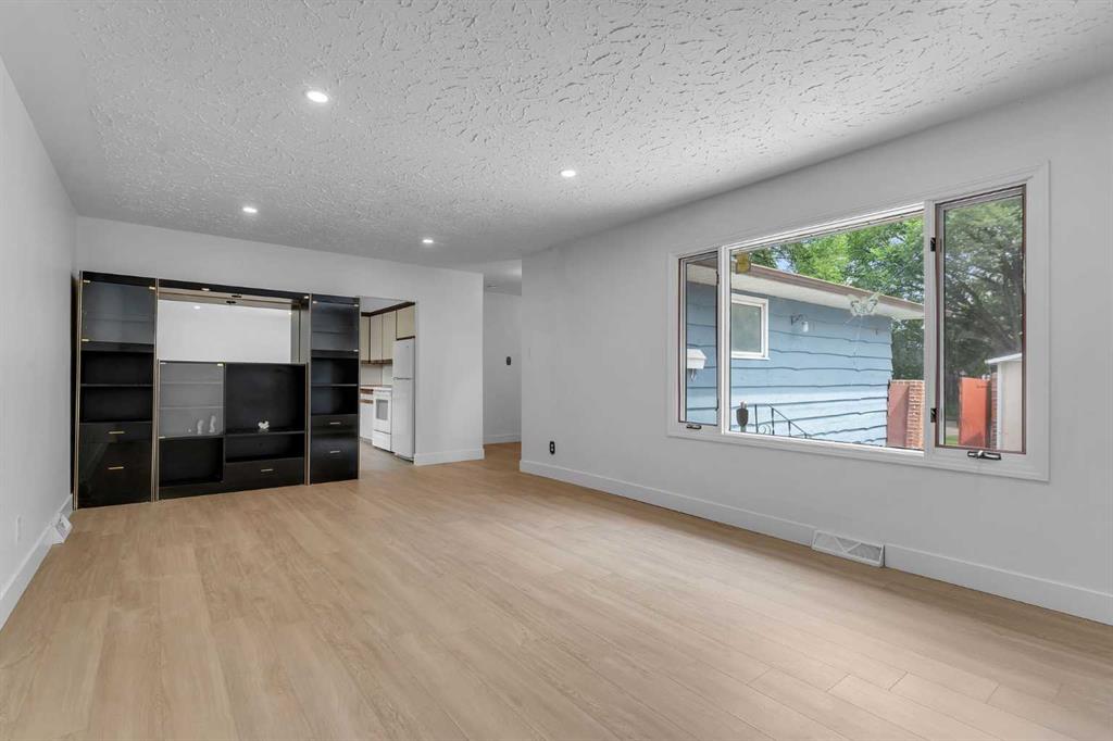 1027 18 Street NE, Calgary, Alberta, T2E 4V6