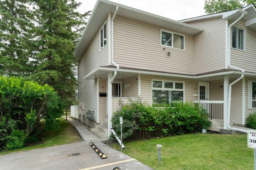 131 woodsman Lane SW, Calgary, Alberta, T2W 4Z5