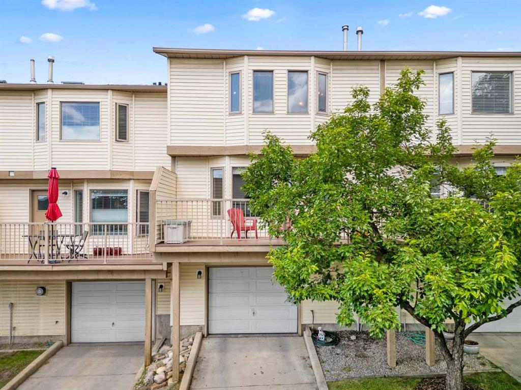 116 Patina Park SW, Calgary, Alberta, T3H3E2