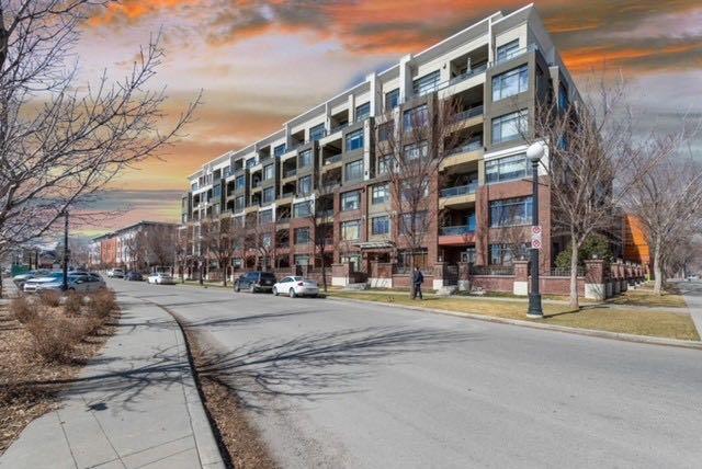 #426 930 Centre Avenue NE, Calgary, Alberta, T2E0C7