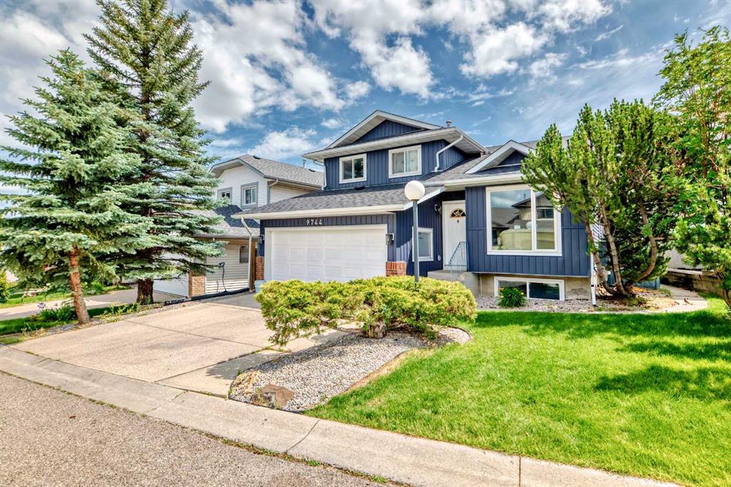 9744 Sanderling Way NW, Calgary, Alberta, T3K 3R8