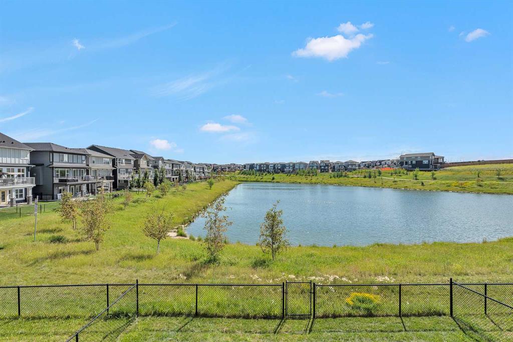 30 Carringsby Landing NW, Calgary, Alberta, T3P 1L9
