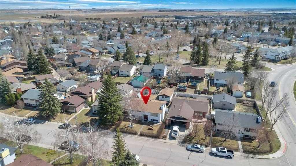 5 Maple Leaf Road, Strathmore, Alberta, T1P 1G7