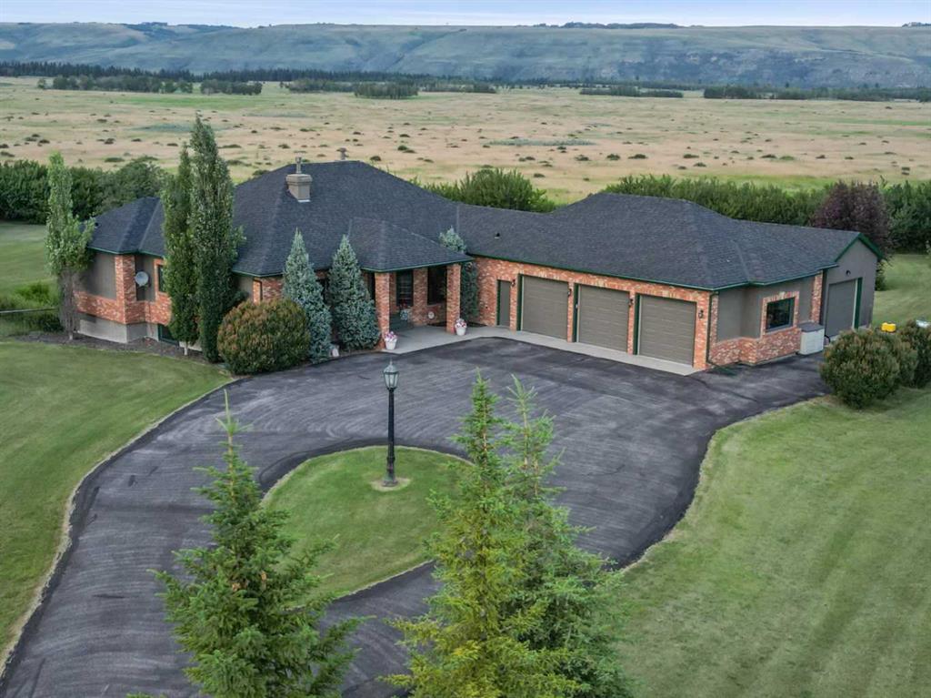 220 Country Lane Drive, Rural Rocky View County, Alberta, T3Z 1J4