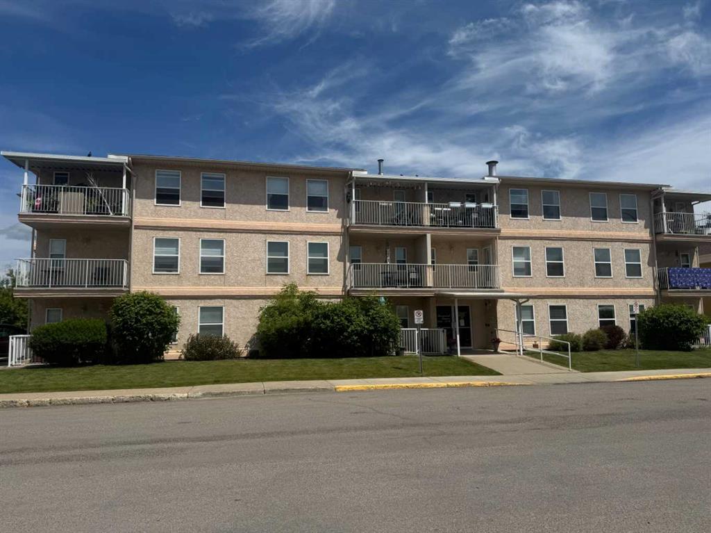 ##208 5026 49 Street, Olds, Alberta, T4H 1V7