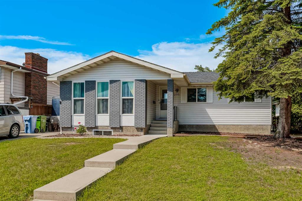 208 Woodpark Place SW, Calgary, Alberta, T2M 2S5