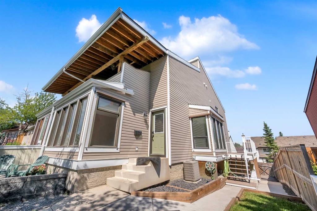 15 Ranch Glen Drive NW, Calgary, Alberta, T3G 1T2