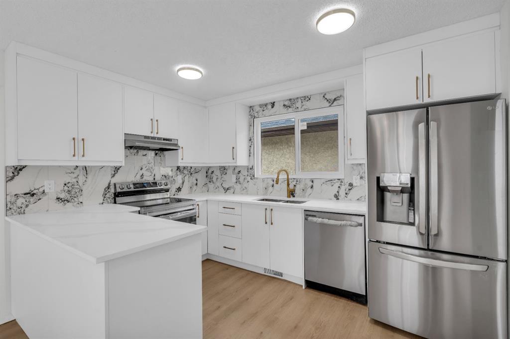 122 Sandstone Drive NW, Calgary, Alberta, T3K 3A6