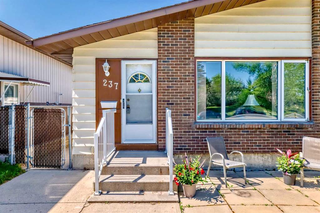 237 Queensland Place SE, Calgary, Alberta, T2J 4E1