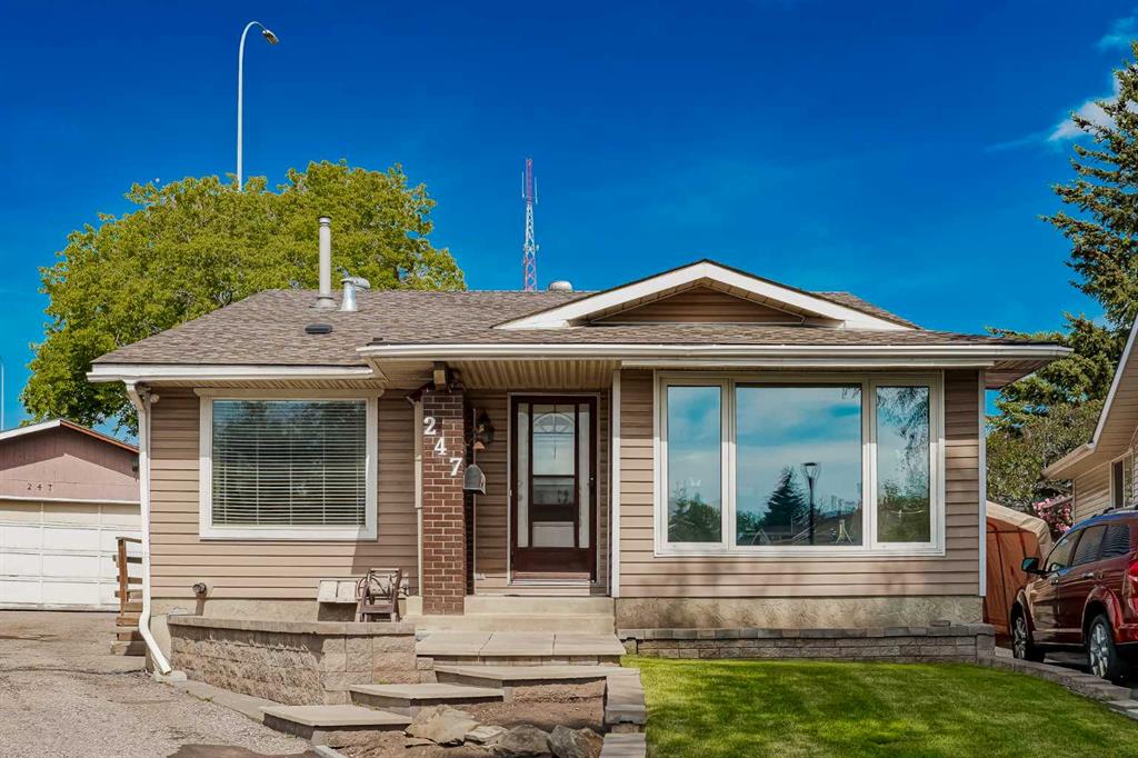 247 Radcliffe Place SE, Calgary, Alberta, T2A 6M9