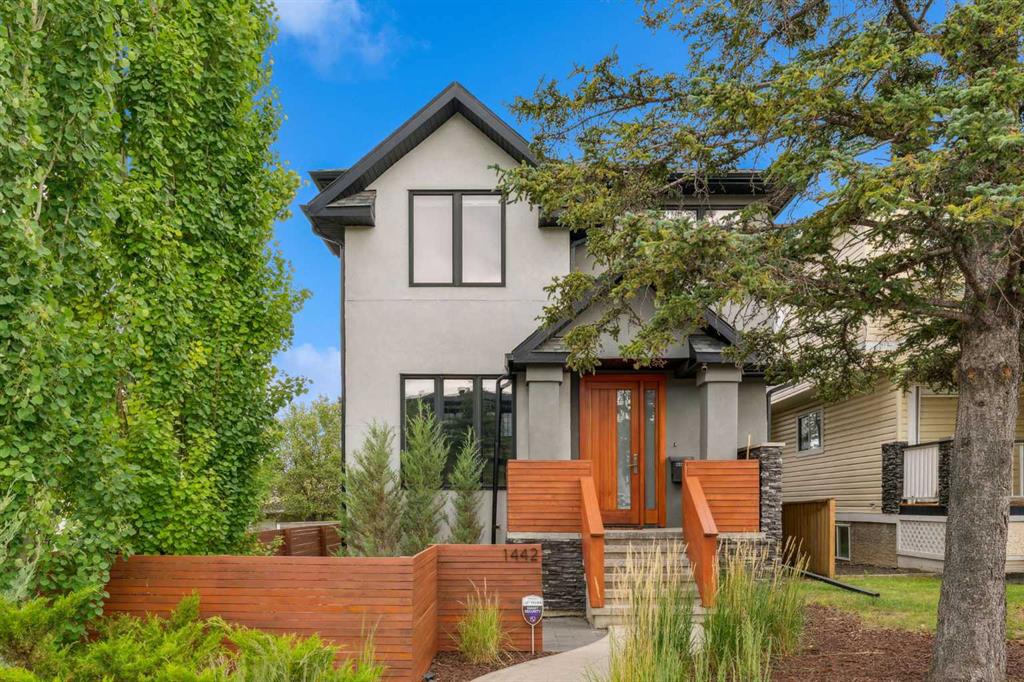1442 40 Street SW, Calgary, Alberta, T3C 1W7
