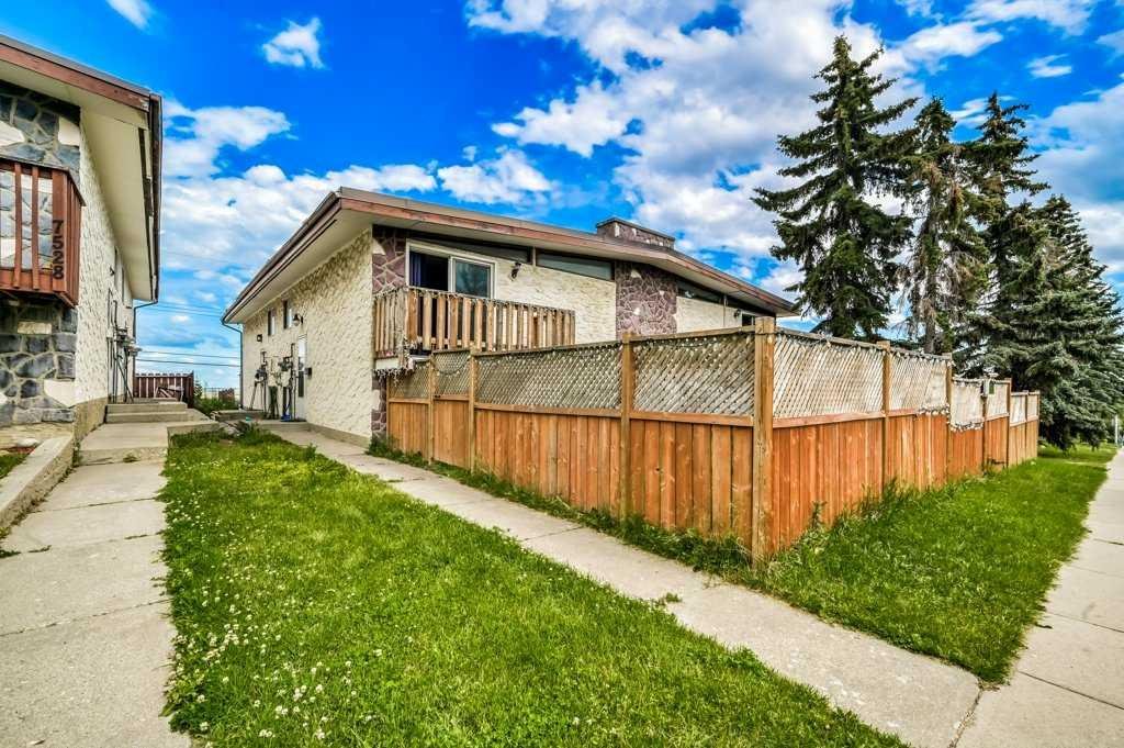 #3 7524 Hunterview Drive NW, Calgary, Alberta, T2K 5E4