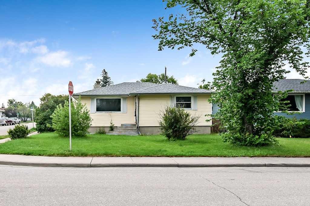 7604 21A Street SE, Calgary, Alberta, T2C 0W2