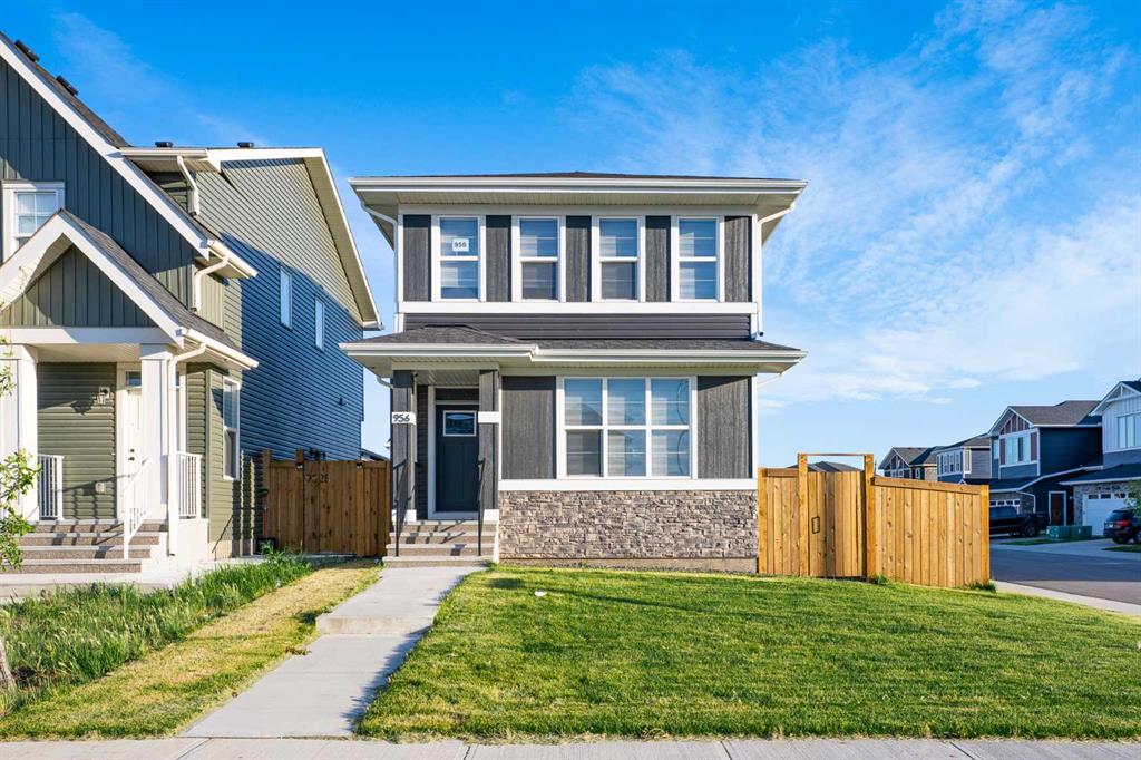 956 West Lakeview Drive, Chestermere, Alberta, T1X 2N4