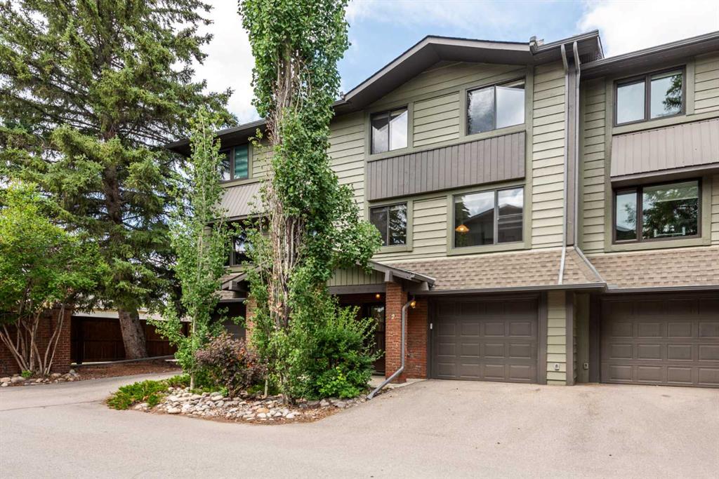 #2 10030 Oakmoor Way SW, Calgary, Alberta, T2V4S8