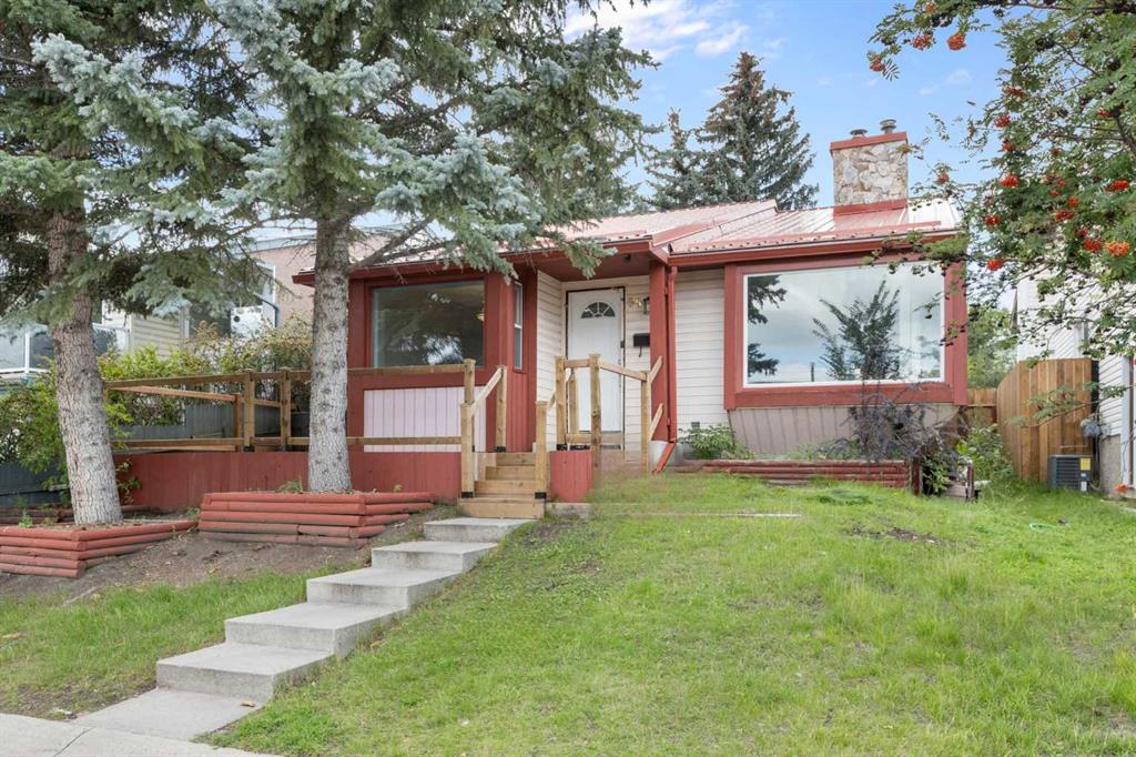 55 Strathcona Close, Calgary, Alberta, T3H 1L2