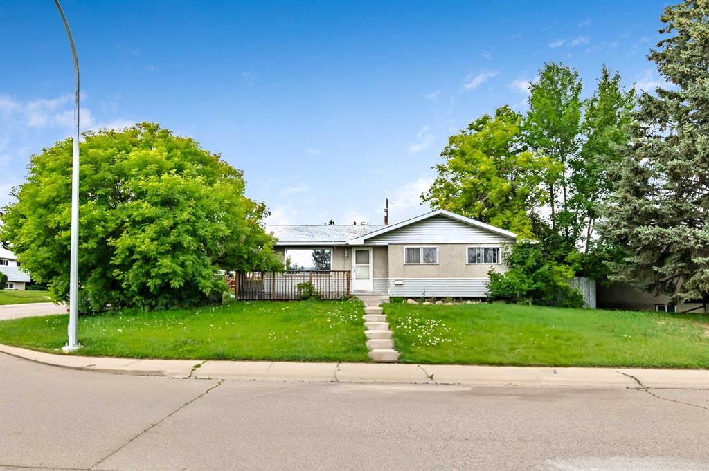 3403 73 Street NW, Calgary, Alberta, T3B 2L5