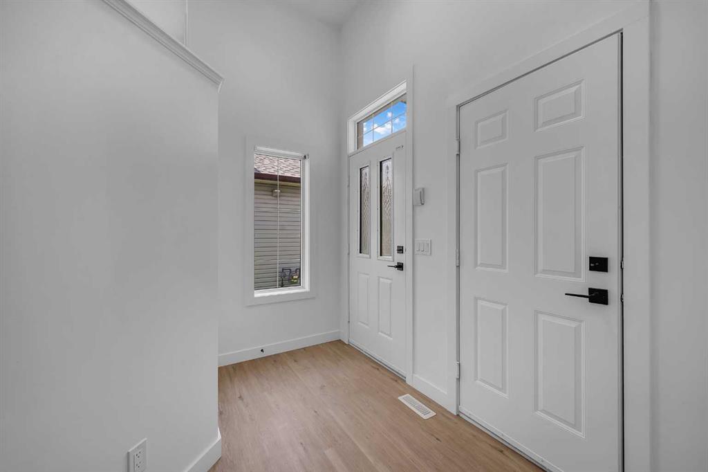 135 Los Alamos Place NE, Calgary, Alberta, T1Y7J3