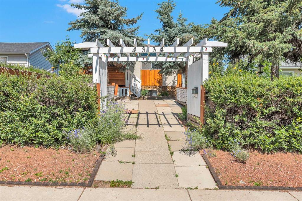 4334 70 Street NW, Calgary, Alberta, T3B 2K5