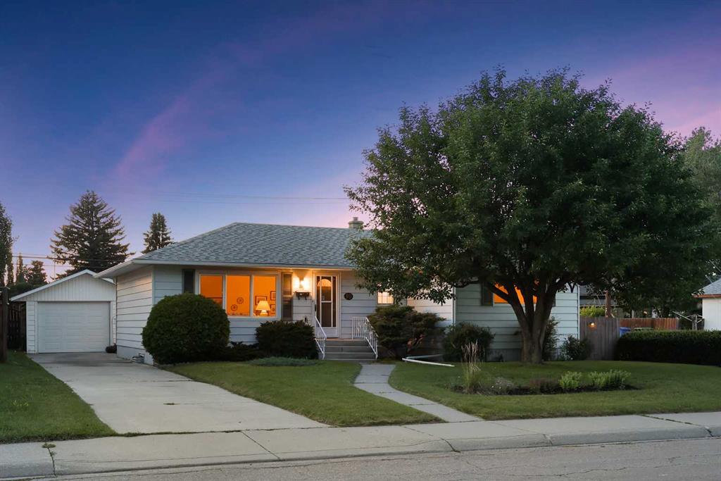 10 Glamorgan Drive SW, Calgary, Alberta, T3E 4Z2