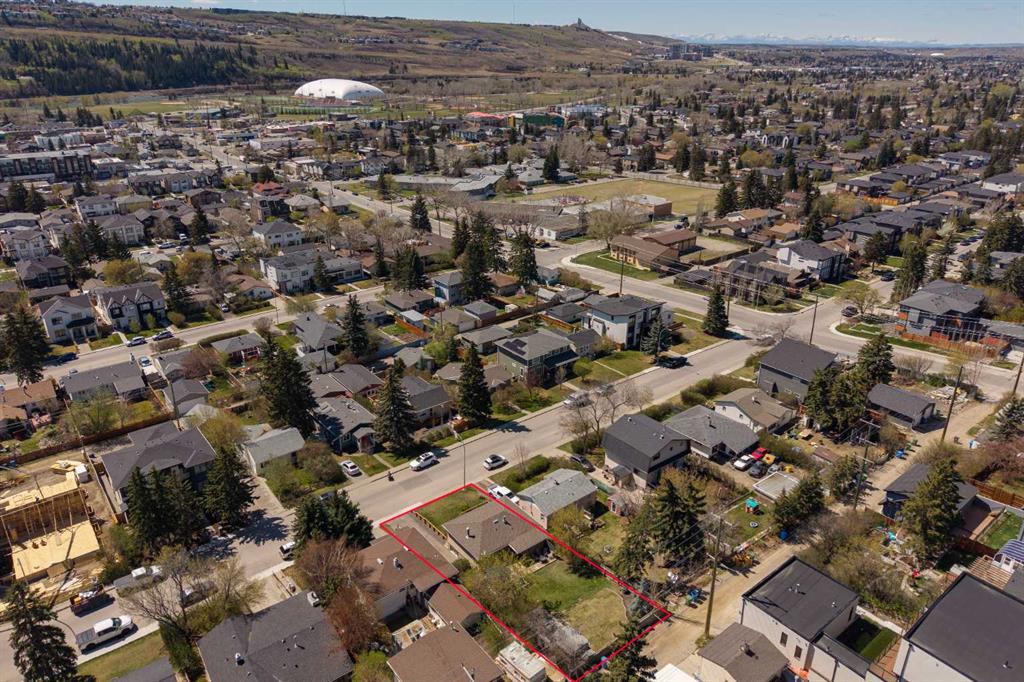 4616 22 Avenue NW, Calgary, Alberta, T3B0Y1