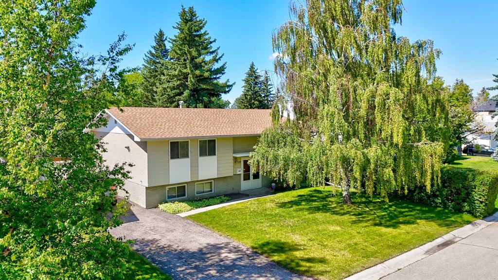 128 Dalhurst Way NW, Calgary, Alberta, T3A 1N7