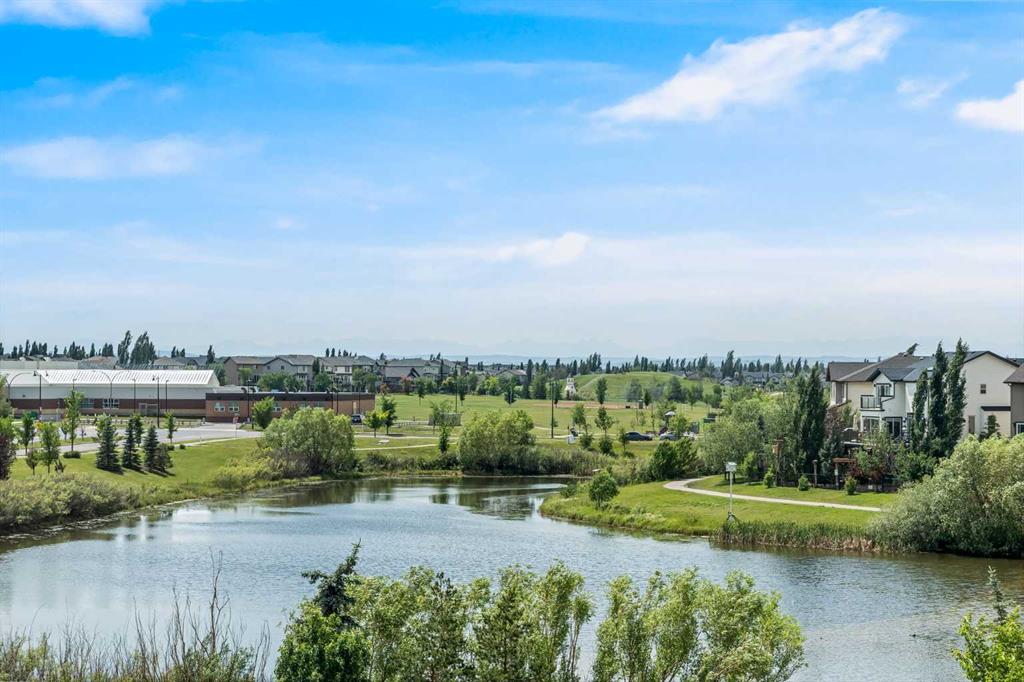 #317 117 Copperpond Common SE, Calgary, Alberta, T2Z 5E2