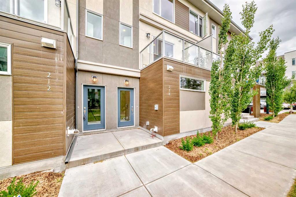 214 Shawnee Square SW, Calgary, Alberta, T2Y 0T7
