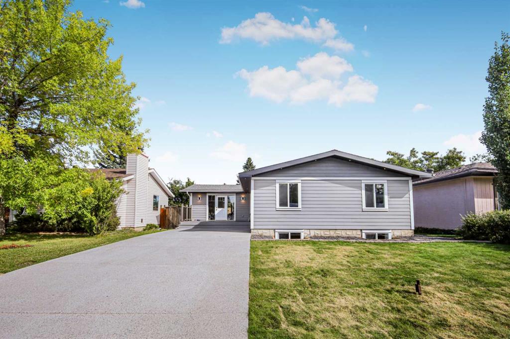 10604 Oakmoor Way SW, Calgary, Alberta, T2W 2H8