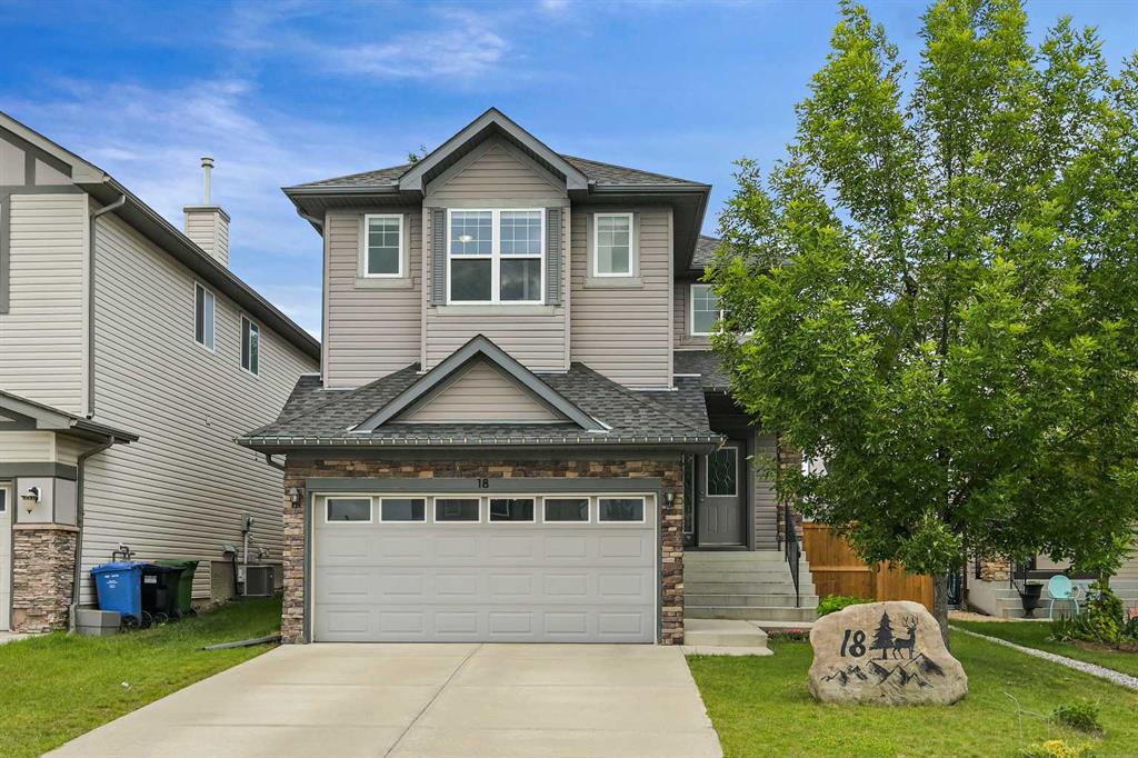 18 Royal Birch Way NW, Calgary, Alberta, T3G 5X8