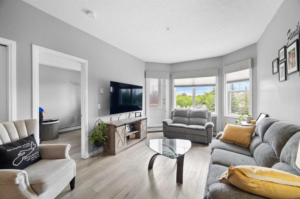 #220 8 Prestwick Pond Terrace SE, Calgary, Alberta, T2Z 4P3