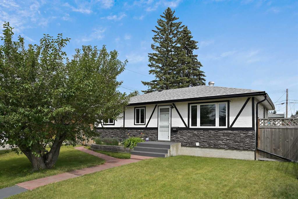 3924 77 Street NW, Calgary, Alberta, T3B 2N5