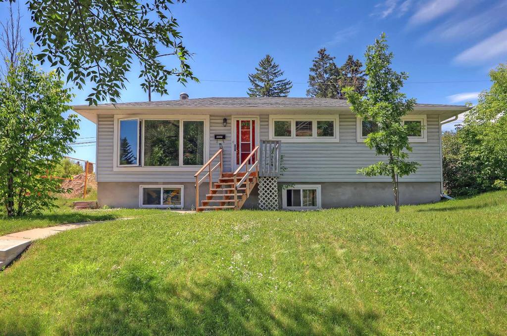 2027 37 Street SW, Calgary, Alberta, T3E 3A5