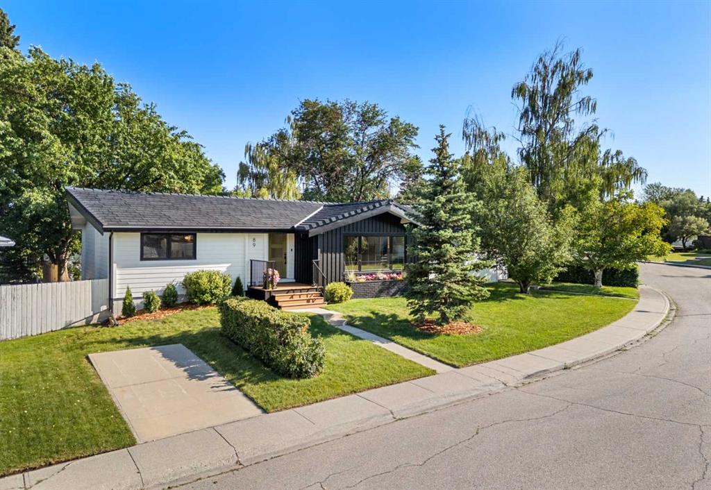 89 Gainsborough Drive SW, Calgary, Alberta, T3E 4W6