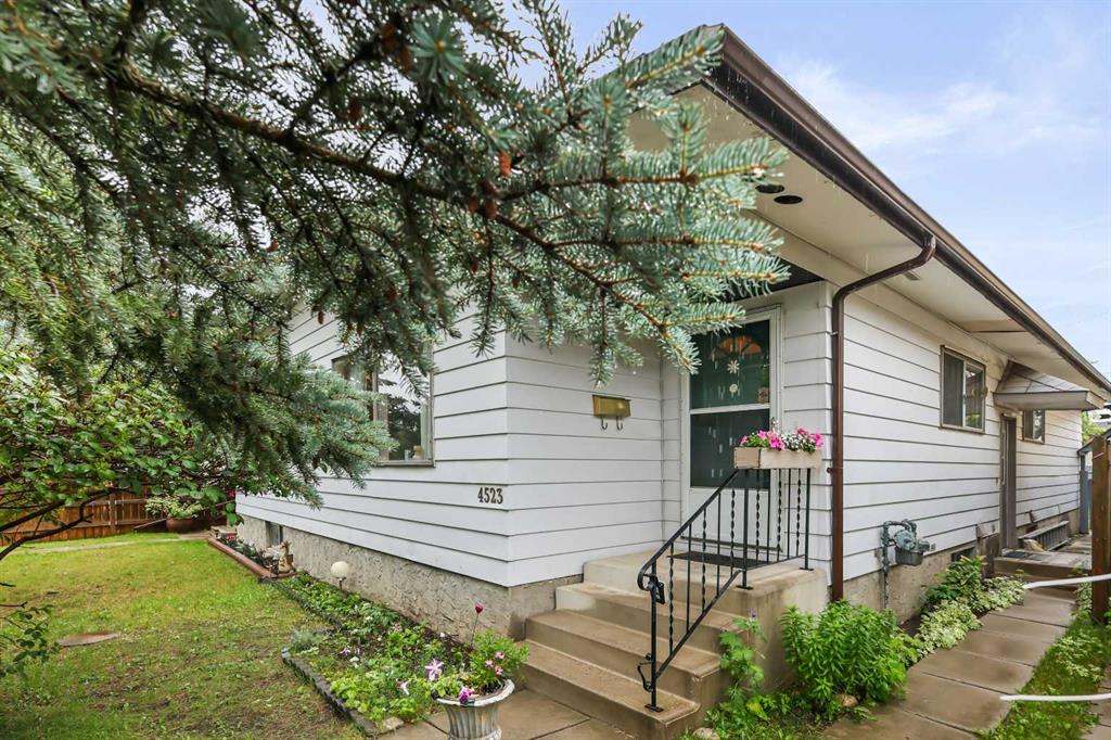 4523 70 Street NW, Calgary, Alberta, T3B 2K7