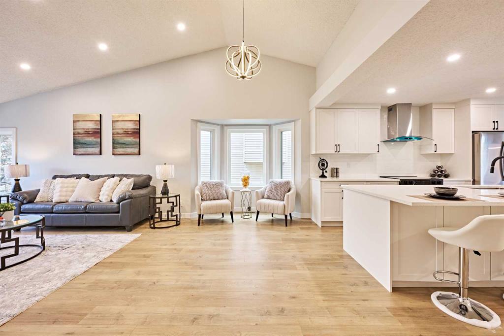 275 Hawkwood Boulevard NW, Calgary, Alberta, T3G 2Y3