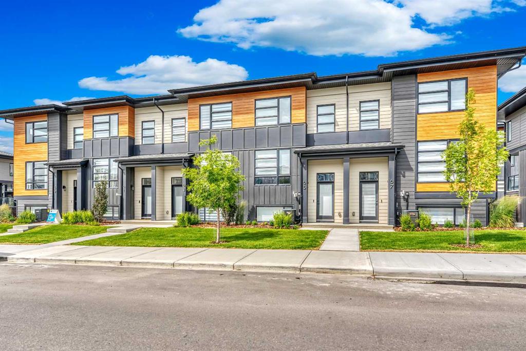 63 Lucas Way NW, Calgary, Alberta, T3P 2C7
