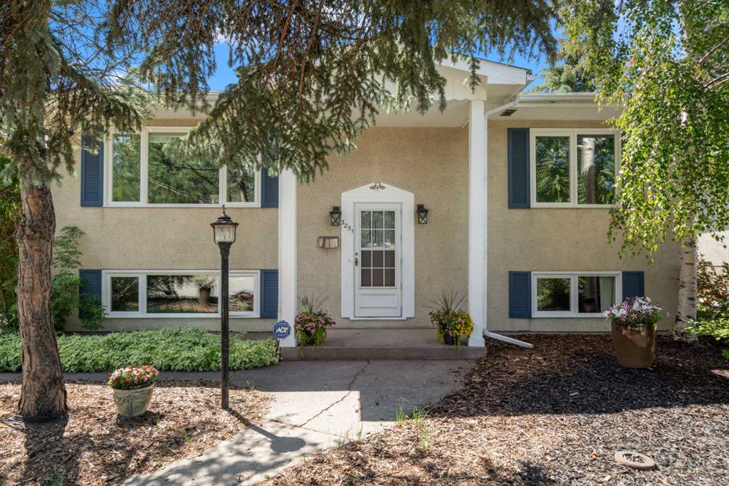 3251 Bearspaw Drive NW, Calgary, Alberta, T2L 1T1