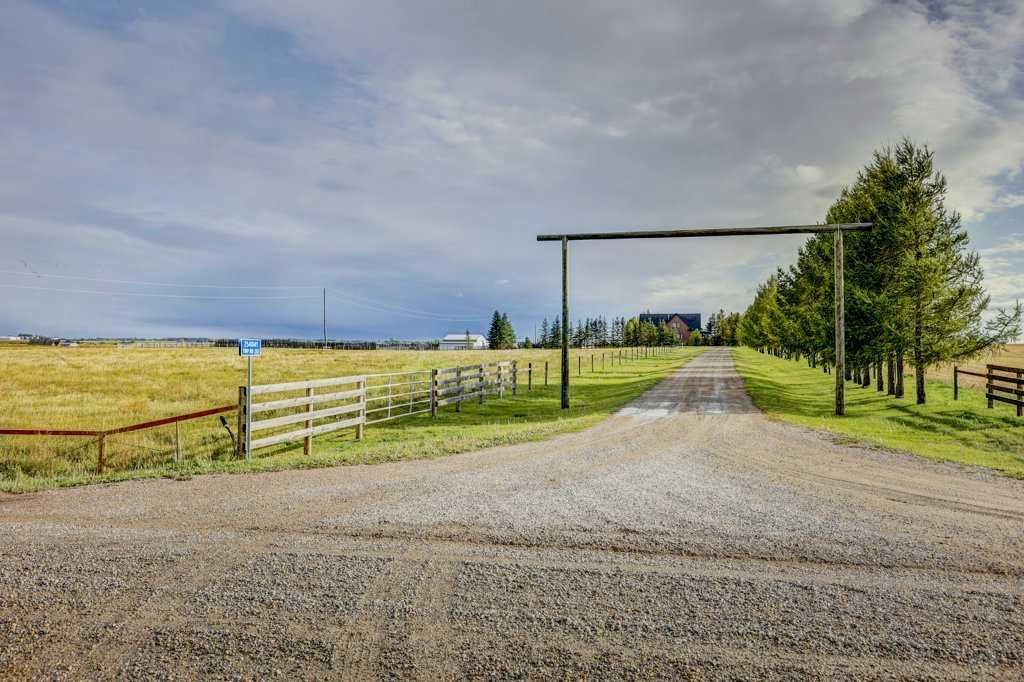 254041 Township Road 252, Rural Wheatland County, Alberta, T1P 0W5