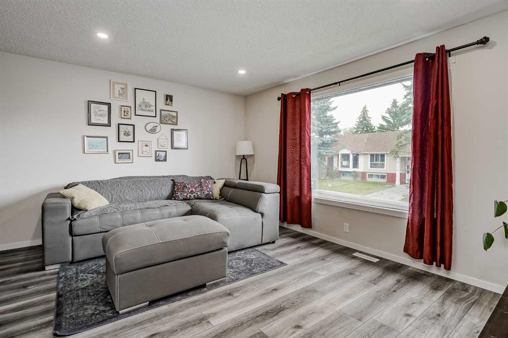84 Falconridge Place NE, Calgary, Alberta, T3J 1A6