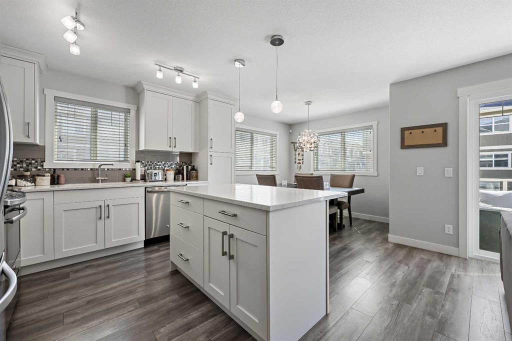 208 Evanston Manor NW, Calgary, Alberta, T3P 0R8