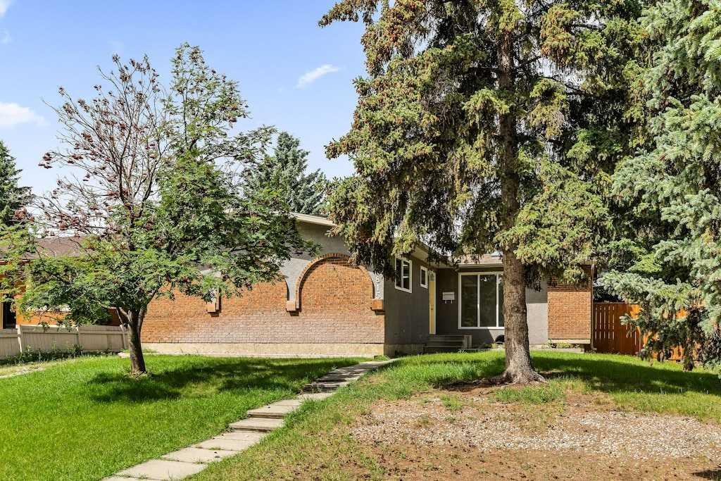 10815 Brae Place SW, Calgary, Alberta, T2W 1E4