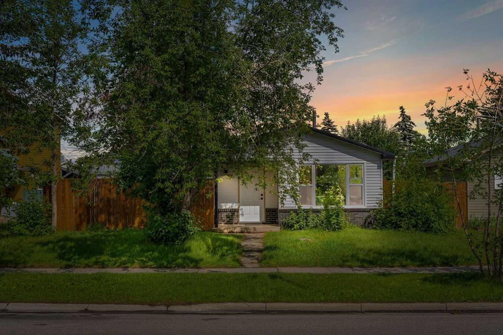 40 Erin Woods Drive SE, Calgary, Alberta, T2B 2S1