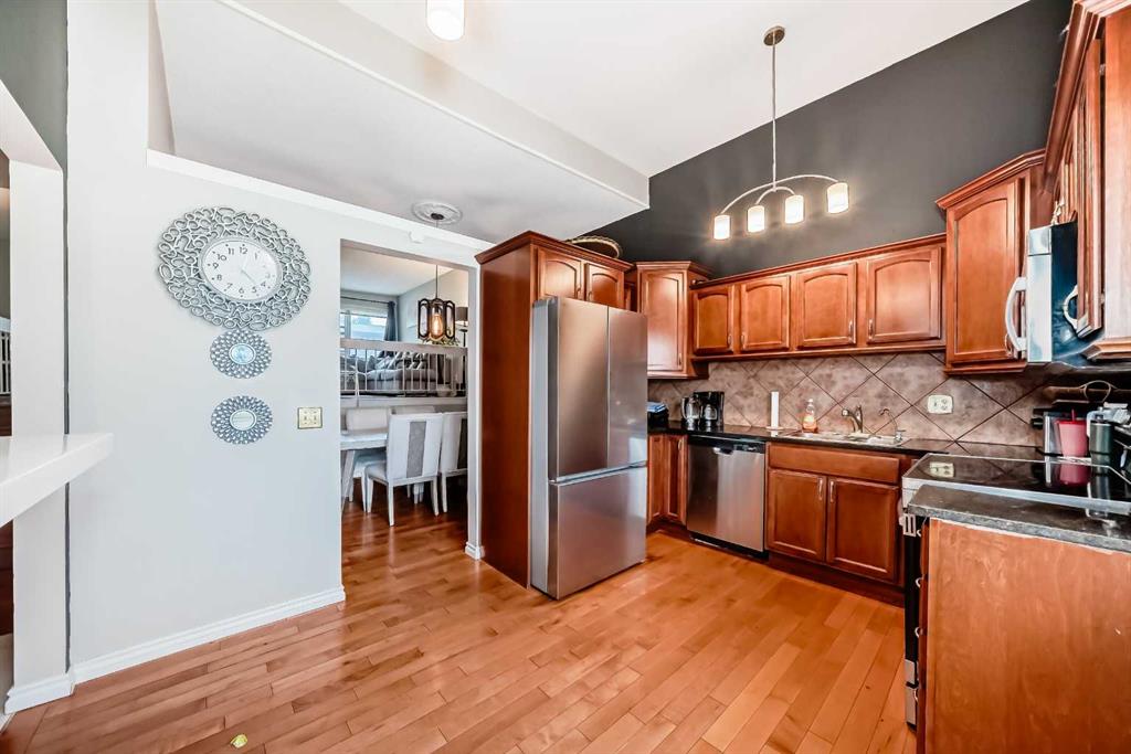 438 Brae Glen Crescent SW, Calgary, Alberta, T2W1B6