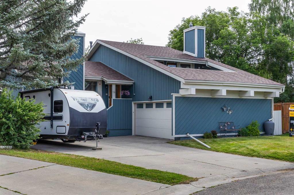 16 Deer Ridge Court SE, Calgary, Alberta, T2J 5X9