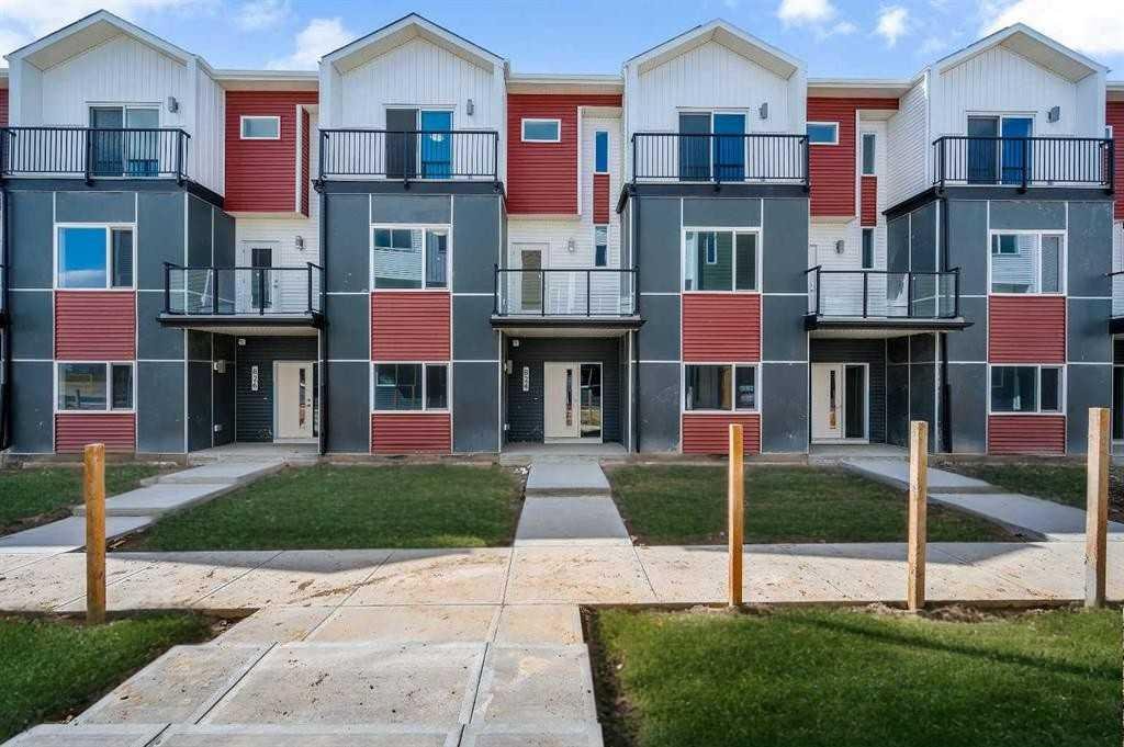 826 Red Sky Villas NE, Calgary, Alberta, T3N 2M3