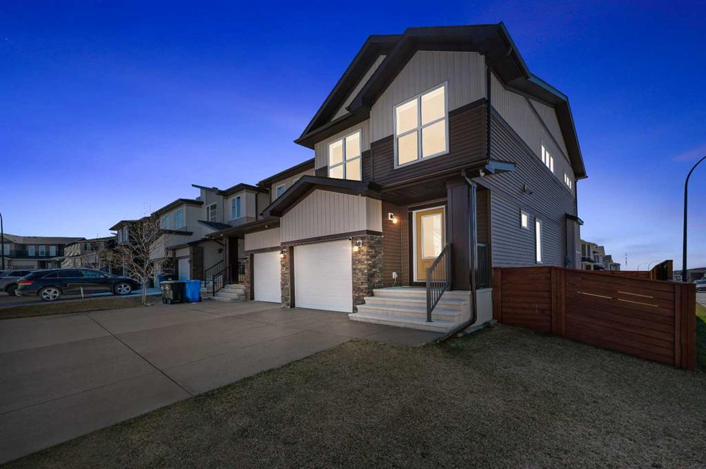 126 Carringvue Park NW, Calgary, Alberta, T3P 1L1