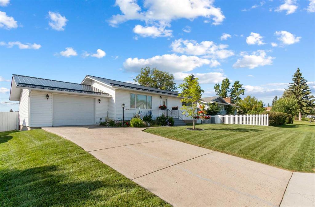 1319 Osler Street, Carstairs, Alberta, T0M0N0