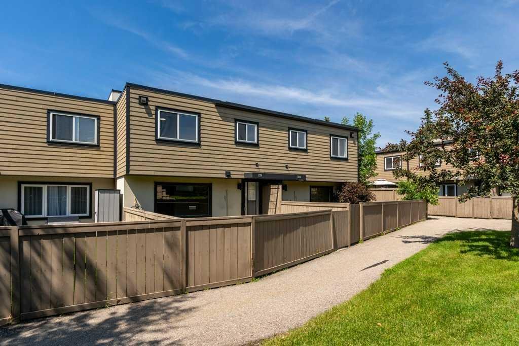 #139 3809 45 Street SW, Calgary, Alberta, T3E 3H4