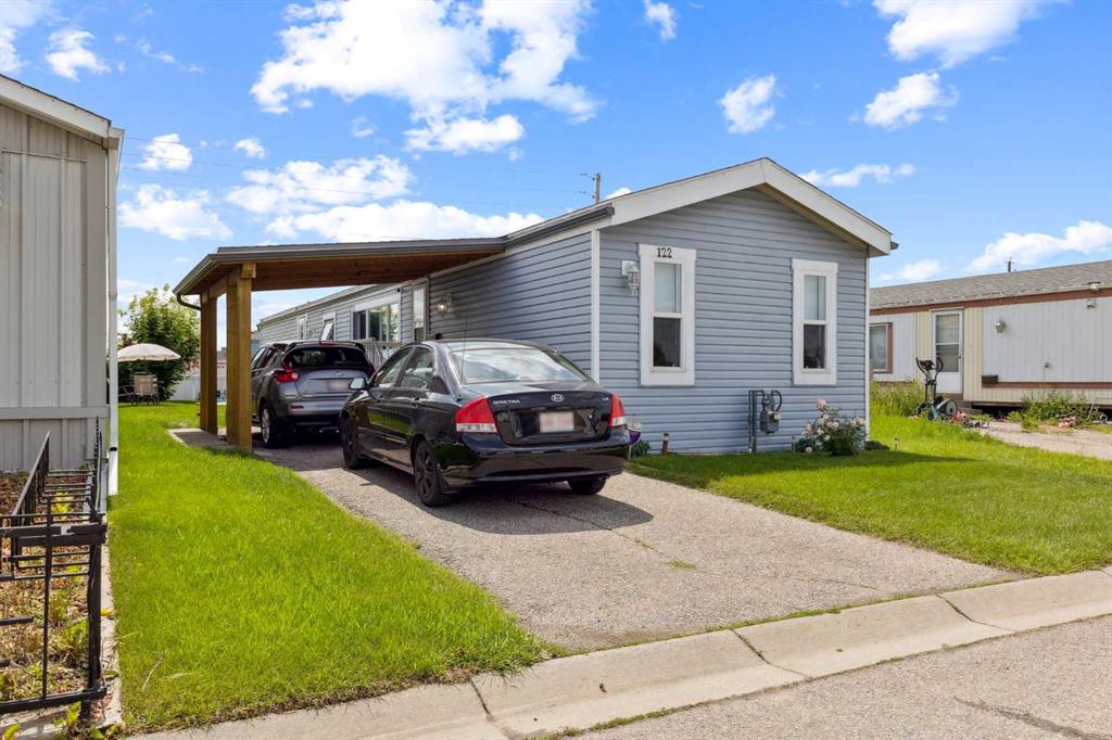 122 Erin Woods Circle SE, Calgary, Alberta, T2B 3E1